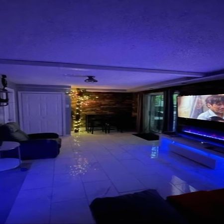 Brooklyn Spacious Space With Private Entrance, Bathroom, & Backyard - Full-Kitchen New York Kültér fotó