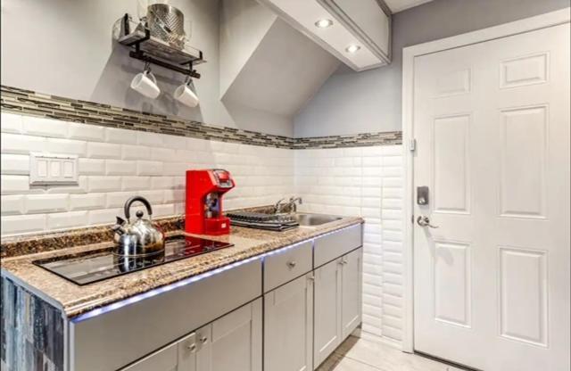 Brooklyn Spacious Space With Private Entrance, Bathroom, & Backyard - Full-Kitchen New York Kültér fotó