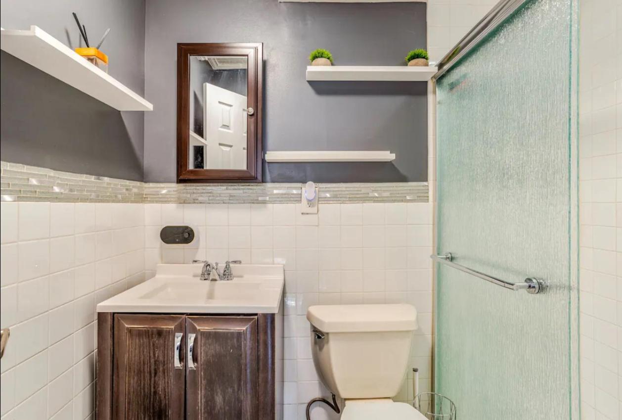 Brooklyn Spacious Space With Private Entrance, Bathroom, & Backyard - Full-Kitchen New York Kültér fotó