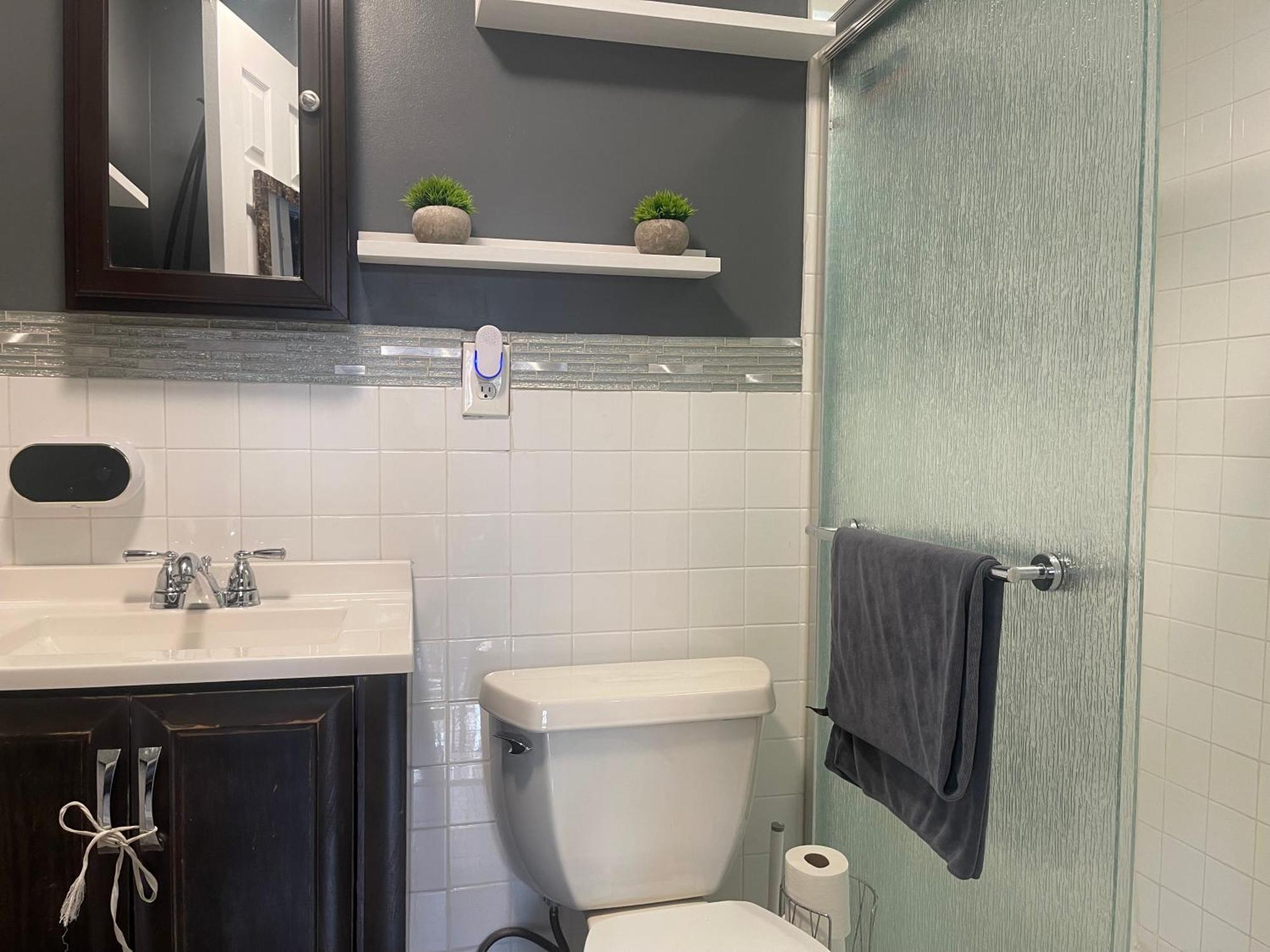 Brooklyn Spacious Space With Private Entrance, Bathroom, & Backyard - Full-Kitchen New York Kültér fotó